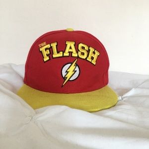 EXCLUSIVE FLASH SNAPBACK HAT! ⚡️